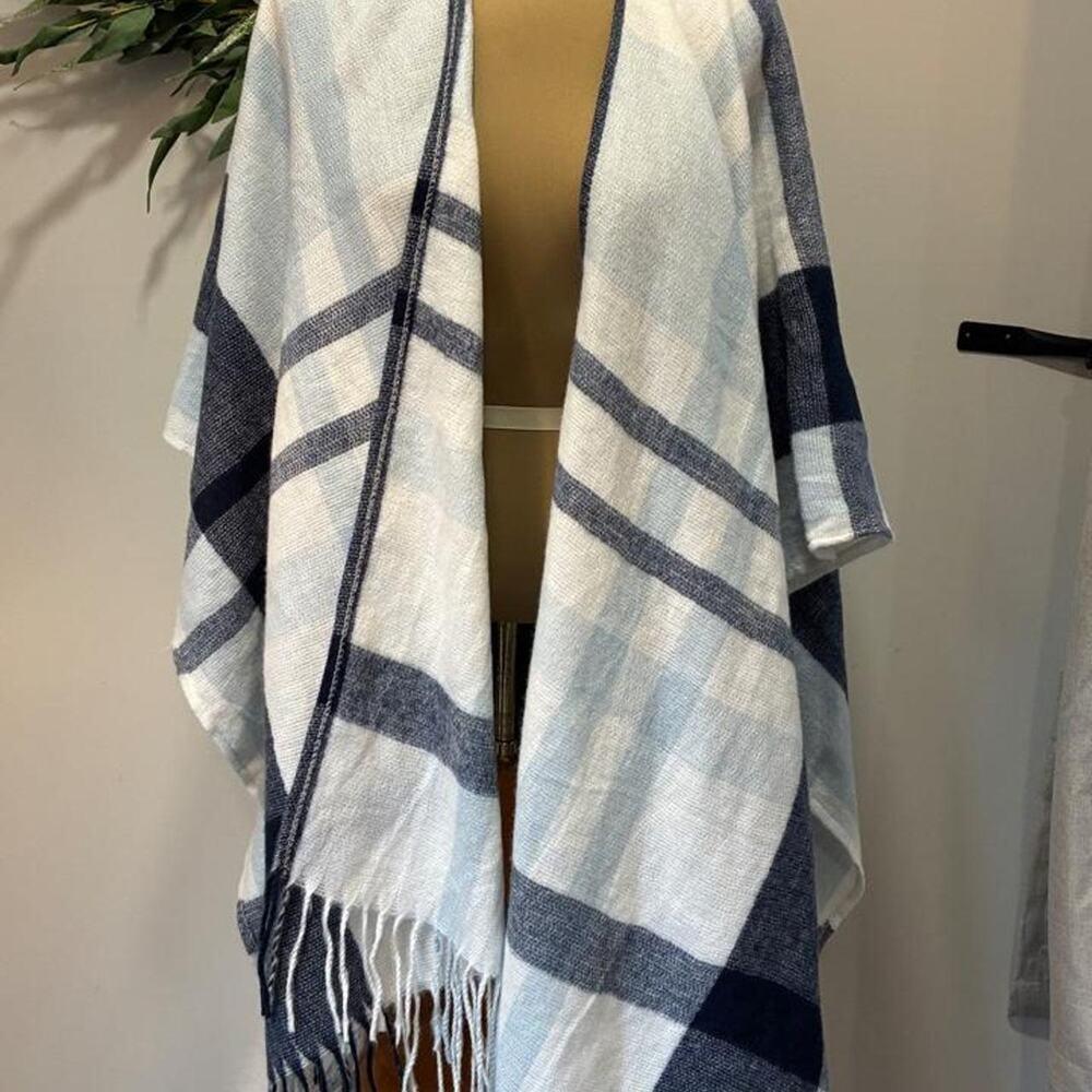 Banana republic white and blue poncho